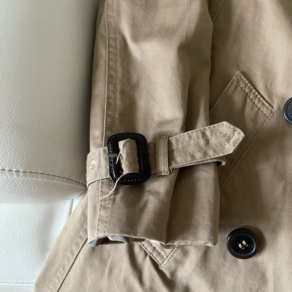 Burberry Coat - Picture 8 of 10